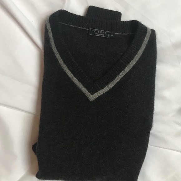 100% Cashmere V Neck Sweater - Picture 3 of 3